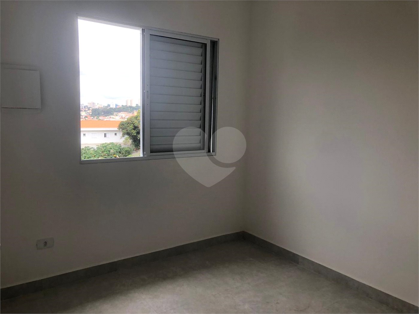 Casa à venda com 3 quartos, sendo 1 suíte, no condomínio Cond Batinga, São Paulo - SP