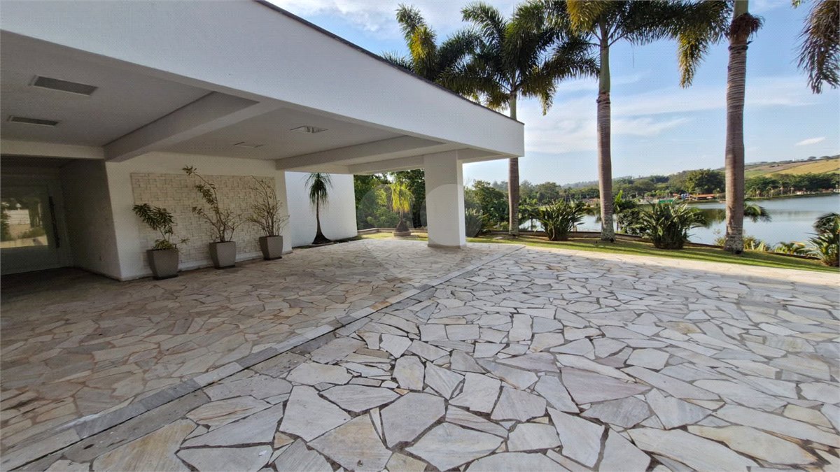 Casa à venda ou para alugar com 5 quartos, sendo 4 suítes, no condomínio Shamballa II, Atibaia - SP