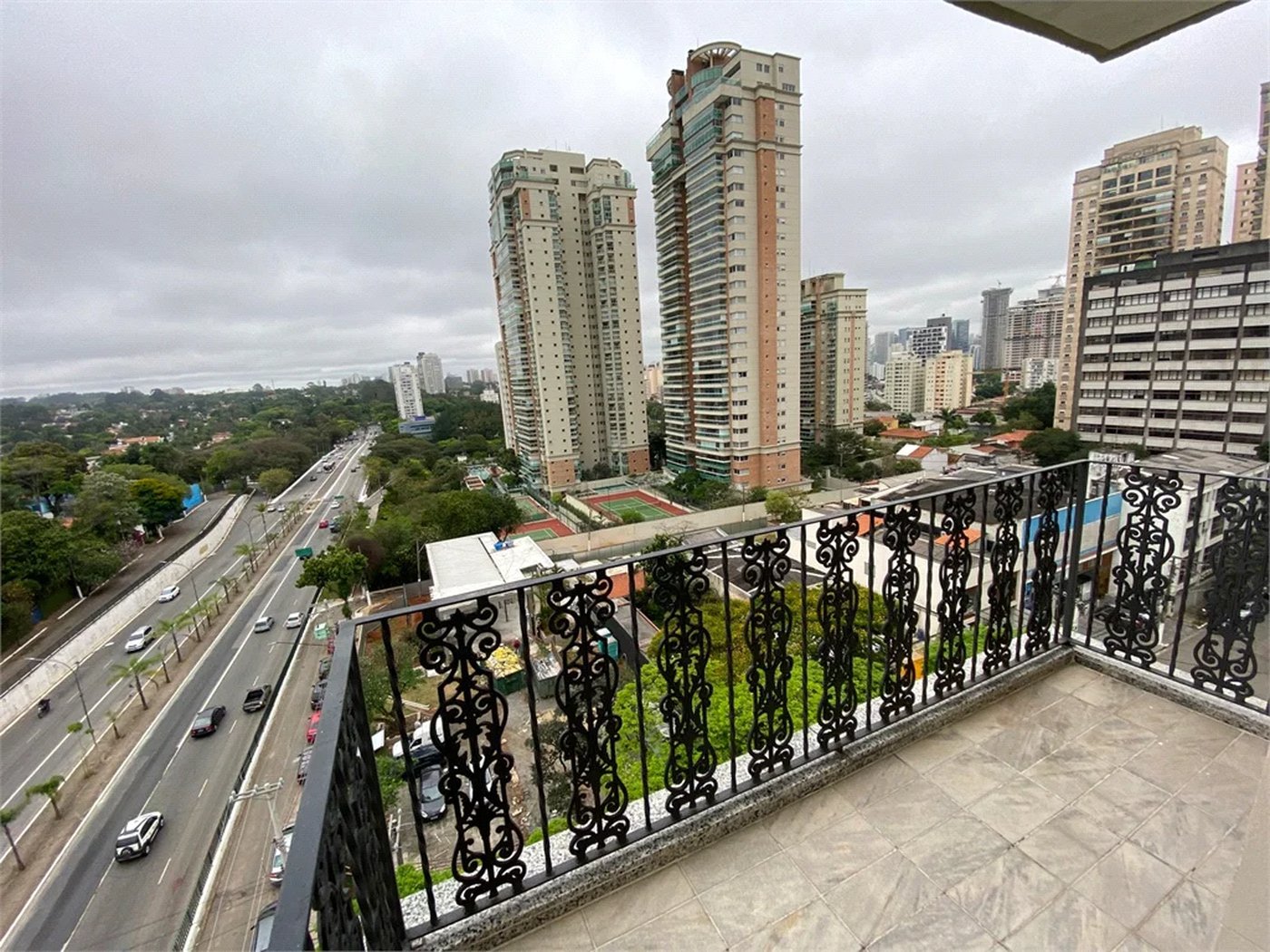 Cobertura à venda com 3 quartos, sendo 1 suíte, em Brooklin Paulista, São Paulo, SP