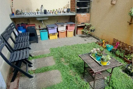 Casa à venda com 3 quartos, sendo 1 suíte, no condomínio Moradas do Horto, São Paulo - SP
