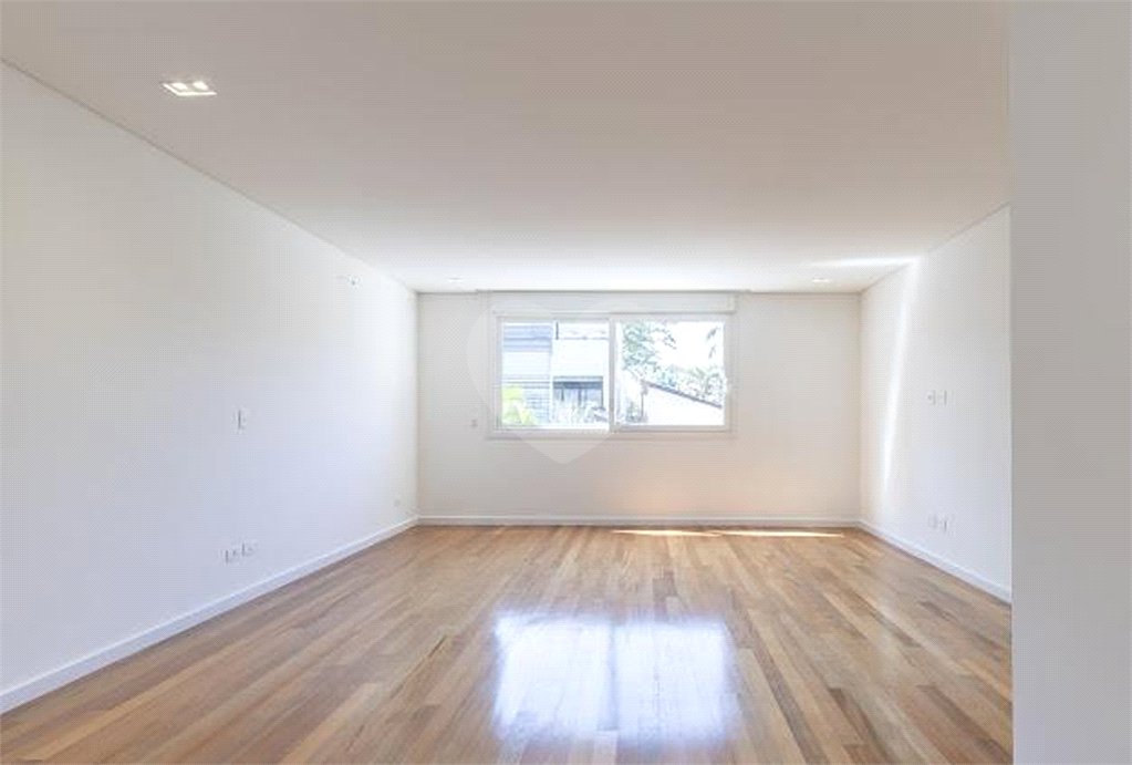 Casa à venda com 4 suítes no condomínio Hípica Garden, São Paulo - SP