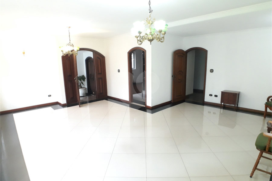 Sobrado à venda com 4 quartos, sendo 2 suítes, em Santana, São Paulo, SP
