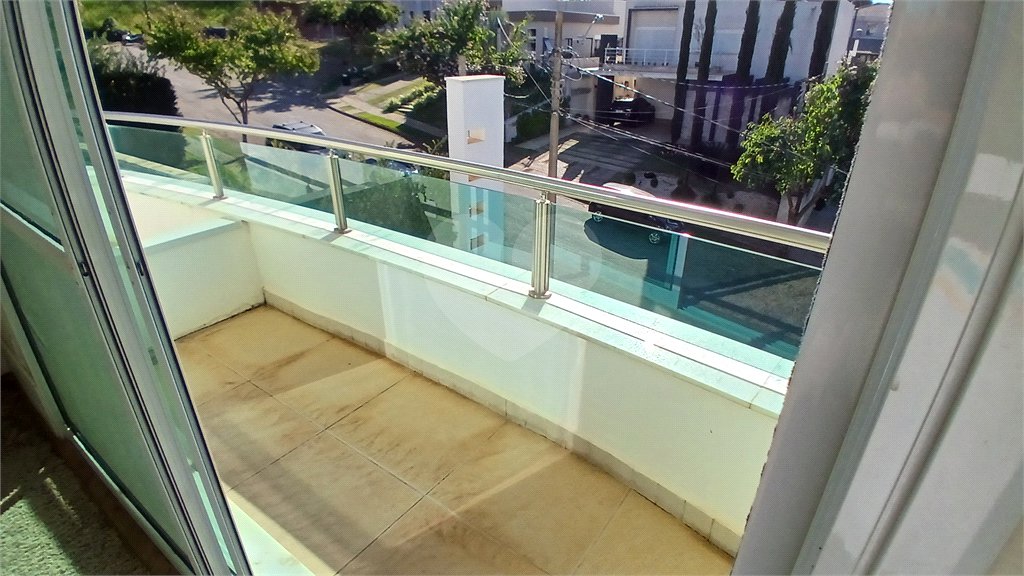 Casa à venda com 3 suítes no condomínio Figueira Garden, Atibaia - SP