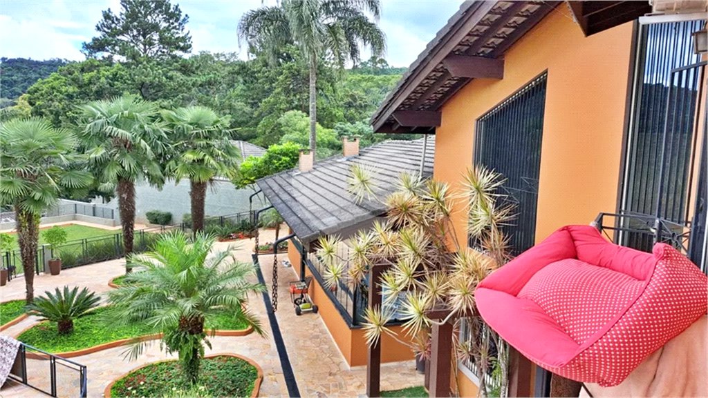 Casa à venda com 8 quartos, sendo 4 suítes, em Roseira, Mairiporã, SP