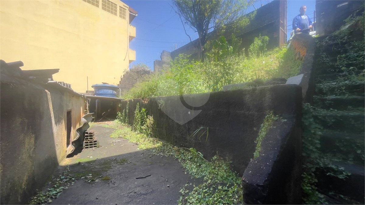 Terreno à venda com 3 quartos em Jardim Rizzo, São Paulo, SP