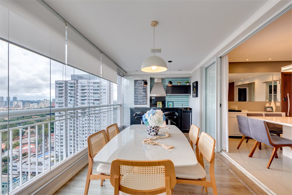 Apartamento à venda com 3 suítes em Santo Amaro, São Paulo, SP