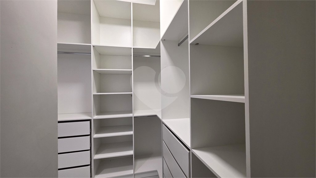 Casa à venda com 3 quartos, sendo 1 suíte, no condomínio Horto Florestal Villagio, Sorocaba - SP