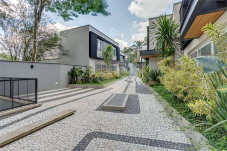Casa à venda com 4 suítes no condomínio Vila Arese, São Paulo - SP