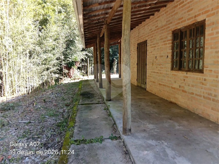 Chácara à venda com 3 quartos, sendo 1 suíte, no Centro (canguera), São Roque, SP