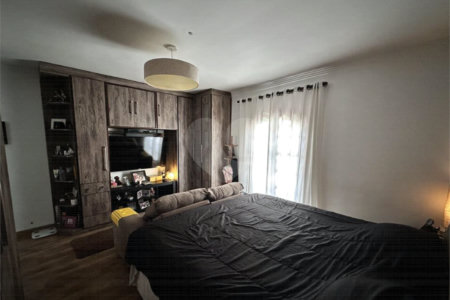 Casa à venda com 3 quartos, sendo 1 suíte,  no condomínio Residencial Nabuco de Araújo, São Paulo - SP