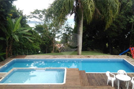 Apartamento à venda com 3 quartos, sendo 1 suíte, em Jurerê, Florianópolis, SC