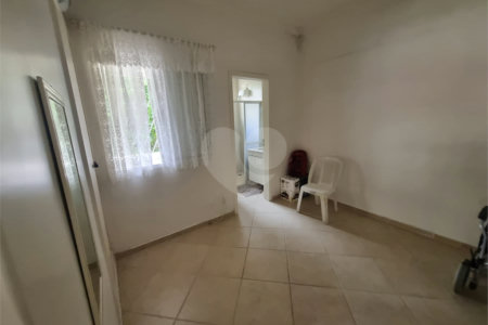 Casa à venda com 4 quartos, sendo 1 suíte,  em Vila Clementino, São Paulo, SP