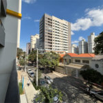 Apartamento aconchegante com terraço e sacada
