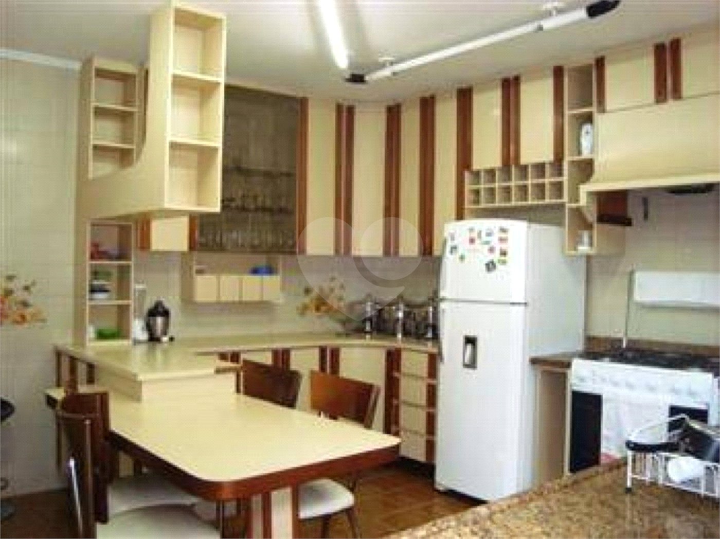 Casa à venda com 4 quartos, sendo 3 suítes, em Vila Alpina, Santo André, SP