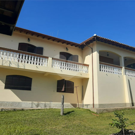 Casa à venda com 3 quartos, sendo 1 suíte, no Centro, Vinhedo, SP