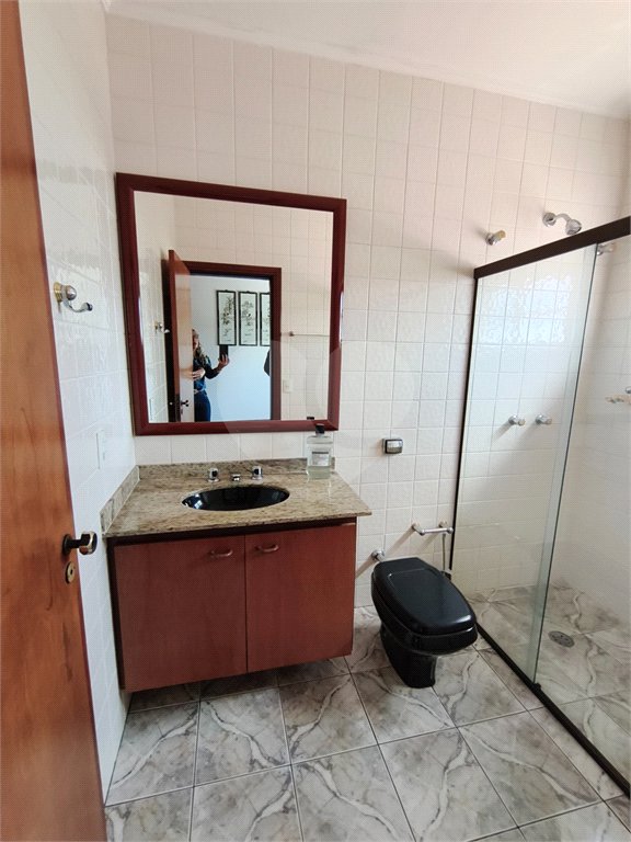 Casa à venda ou para alugar com 3 suítes no condomínio Estância Marambaia, Vinhedo - SP