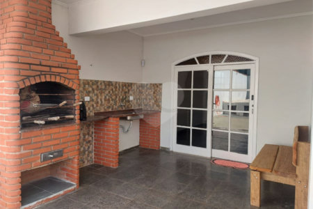 Sobrado à venda ou para alugar com 4 suítes em Balneário Arpoador, Peruíbe, SP