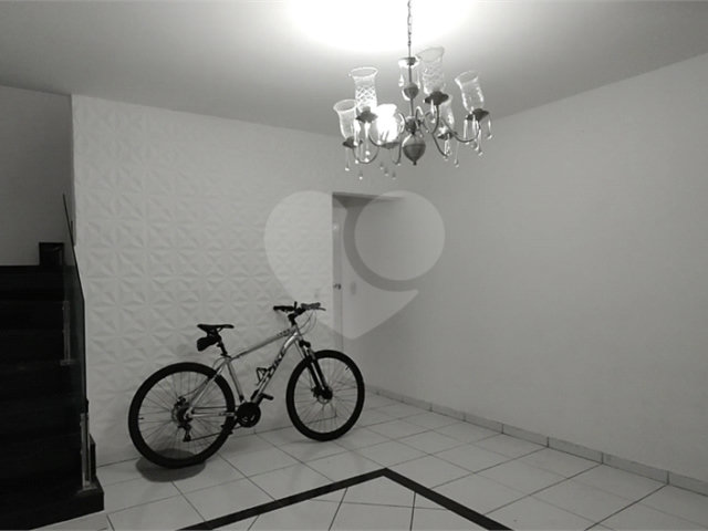Casa à venda com 4 quartos, sendo 1 suíte,  em Jardim Japão, São Paulo, SP