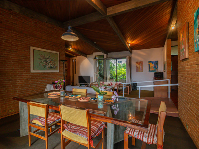 Casa à venda com 4 quartos, sendo 2 suítes,  em Jardim Prudência, São Paulo, SP