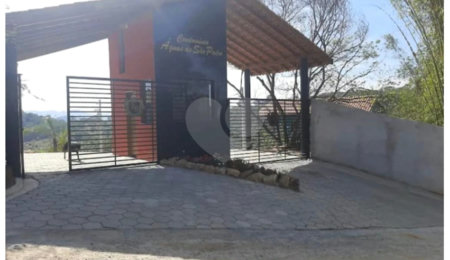 Casa à venda com 2 quartos no condomínio Águas de São Pedro, Mairiporã - SP