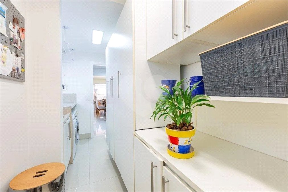 Apartamento à venda com 3 suítes em Vila Romana, São Paulo, SP