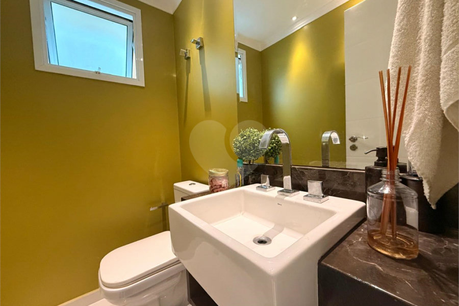 Casa à venda com 4 quartos, sendo 2 suítes, no condomínio Florada da Serra, São Paulo - SP