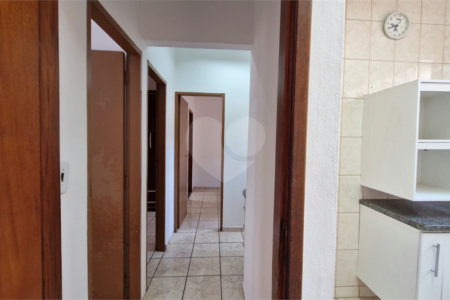 Casa para alugar com 3 quartos, sendo 1 suíte, no condomínio Santa Mônica, Atibaia - SP