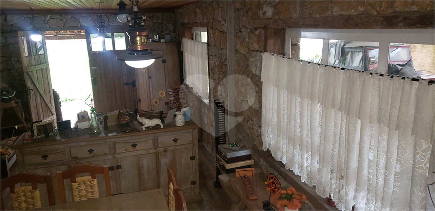 Casa à venda com 4 quartos, sendo 1 suíte, em Serra da Cantareira, Mairiporã, SP