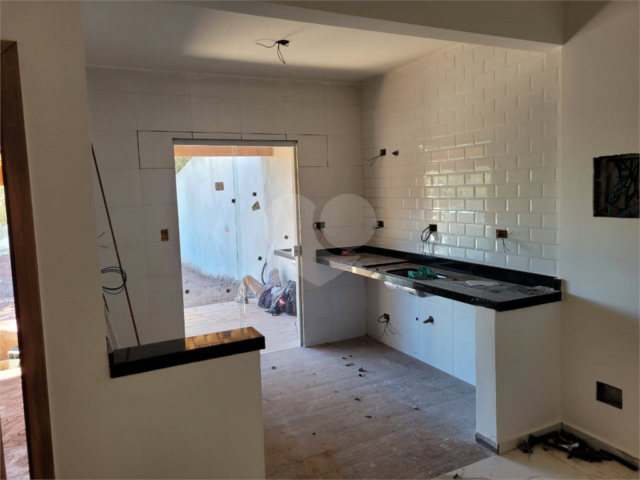 Casa à venda com 3 quartos, sendo 1 suíte,  no condomínio Vale dos Gansos, Mairiporã - SP