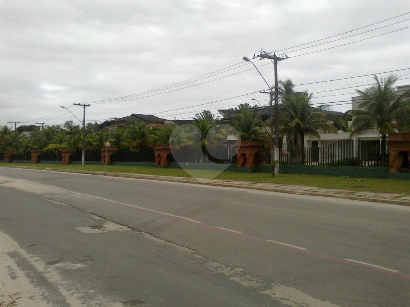 Sobrado à venda com 5 suítes em Enseada, Bertioga, SP