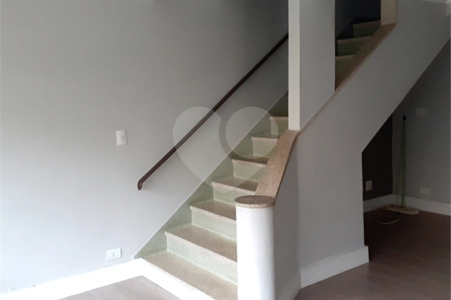 Sobrado à venda com 2 quartos em Santana, São Paulo, SP