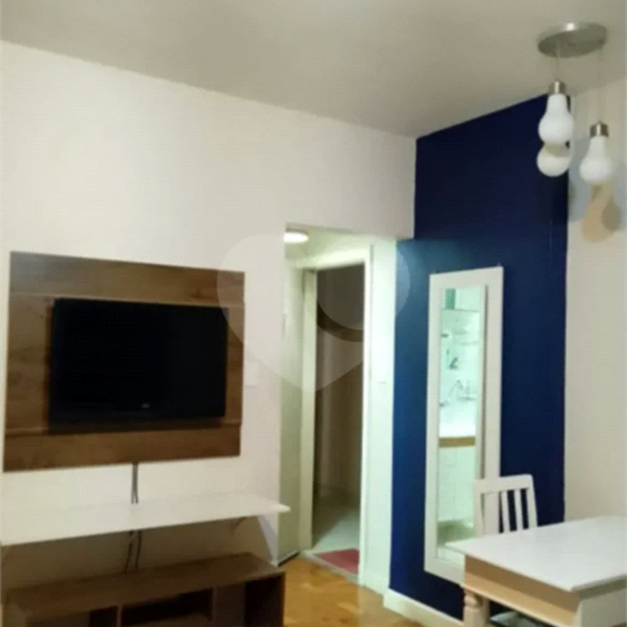 Apartamento Reformado à Venda – Localização Privilegiada!