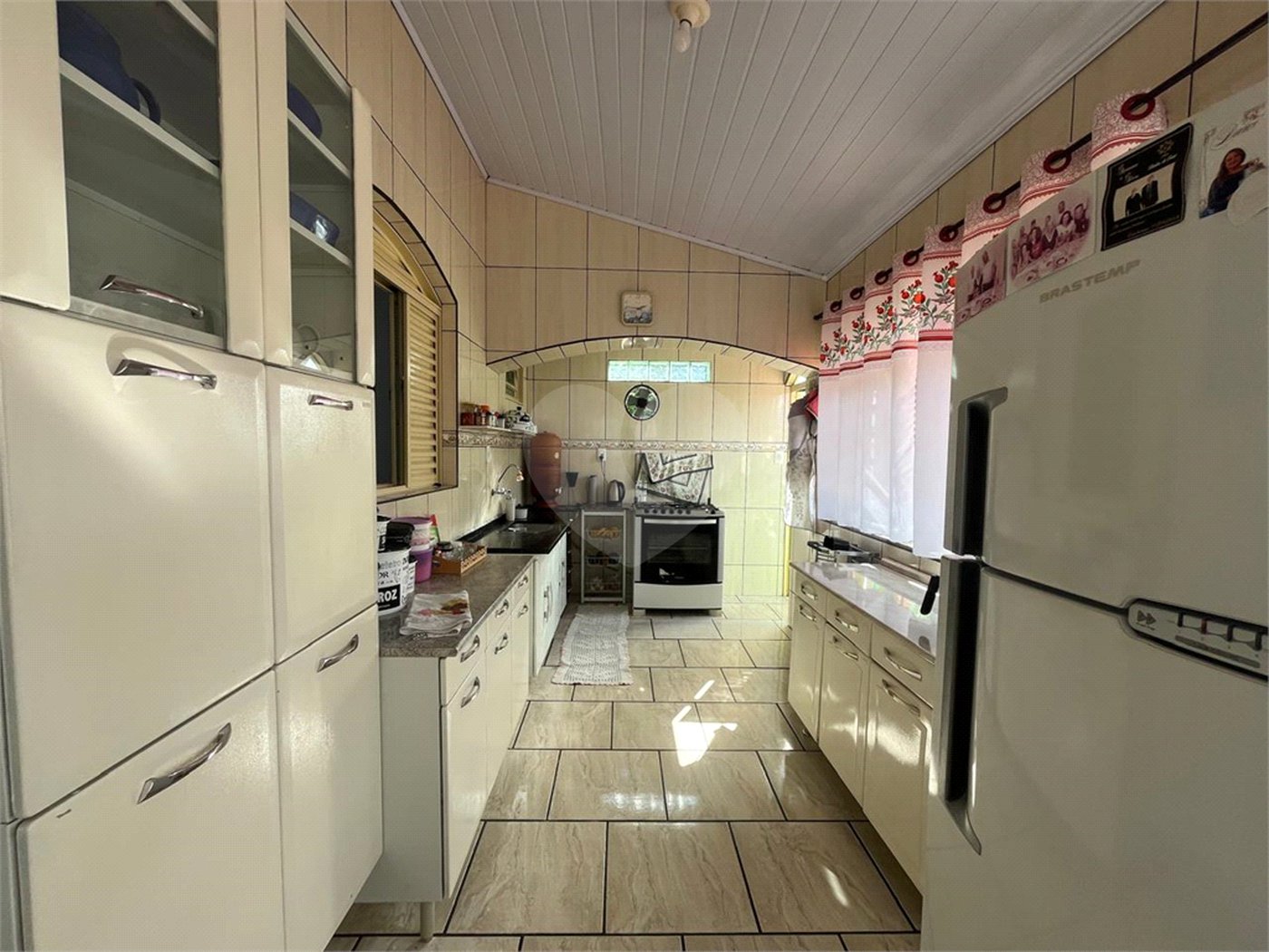 Casa à venda com 2 quartos, sendo 1 suíte, no Centro, Sarapuí, SP