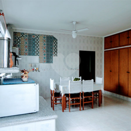 Casa à venda com 3 quartos em Vila Clayton, Valinhos, SP