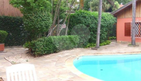Casa Térrea à venda com 3 suítes em Jardim Petrópolis, São Paulo, SP