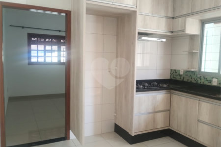Casa à venda com 3 quartos, sendo 1 suíte, em Parque Industrial, São José dos Campos, SP