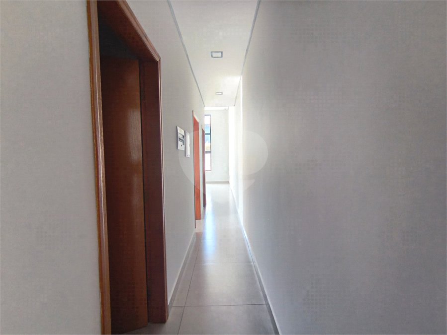 Casa à venda com 3 quartos, sendo 2 suítes, no condomínio Tivolli, Itapetininga - SP
