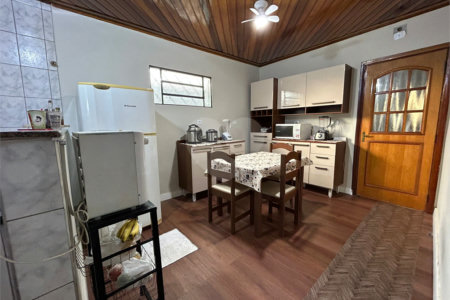 Casa à venda com 4 quartos, sendo 1 suíte, no Centro, Cravinhos, SP
