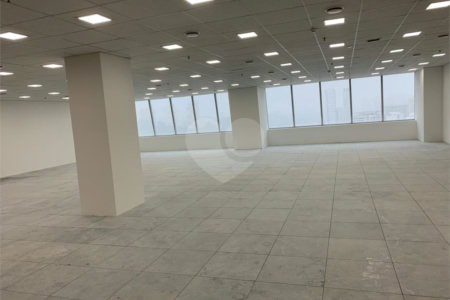 Sala à venda em Várzea de Baixo, São Paulo, SP