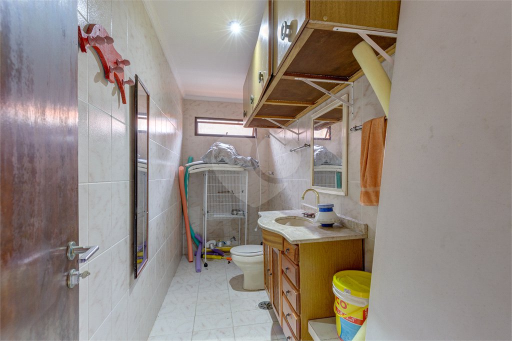 Casa Térrea à venda com 4 quartos, sendo 3 suítes, em Interlagos, São Paulo, SP