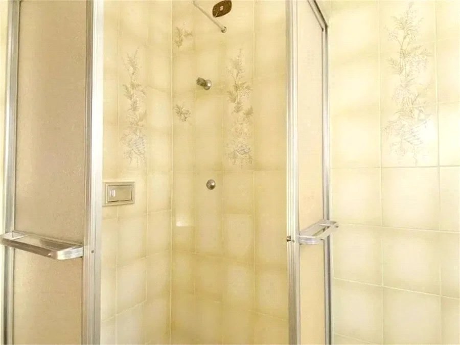 Sobrado à venda com 4 quartos em Vila Ipojuca, São Paulo, SP