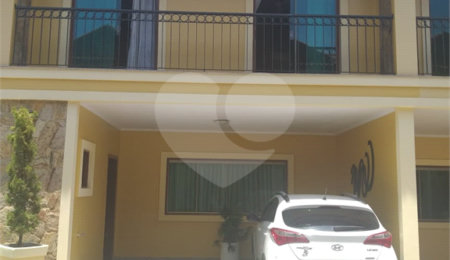 Casa à venda com 3 quartos, sendo 1 suíte,  no condomínio Horto Residence, São Paulo - SP