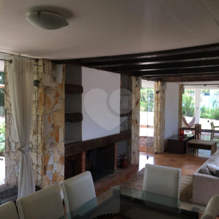 Casa à venda com 3 quartos, sendo 1 suíte, no condomínio Lago Azul, Araçoiaba da Serra - SP