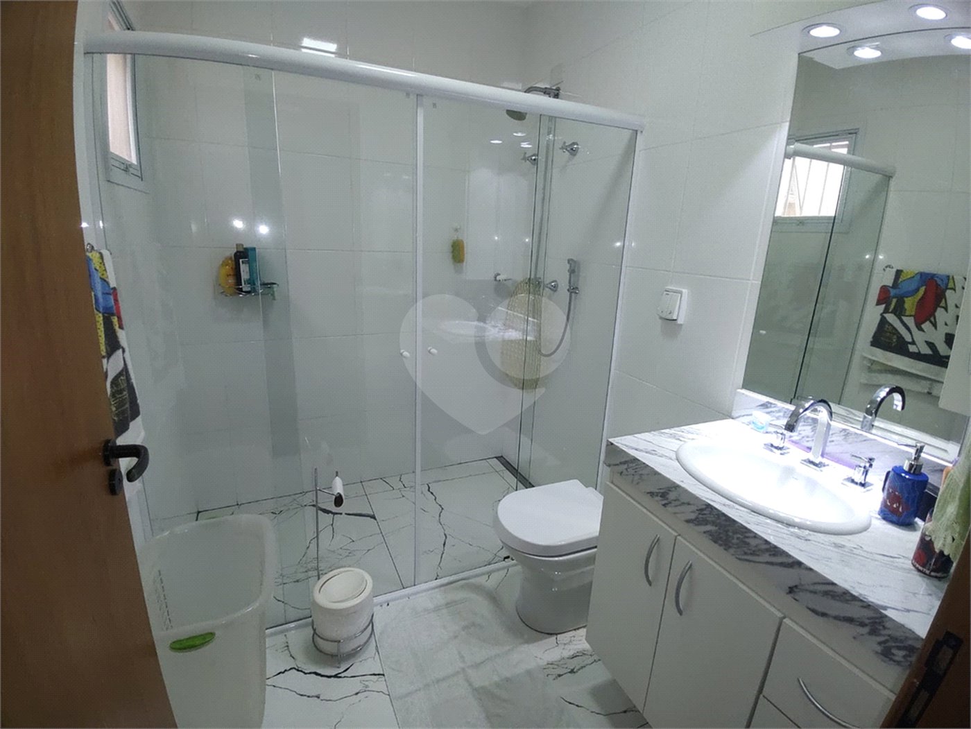 Casa à venda com 2 suítes no condomínio Morada das Hortênsias, São Paulo - SP