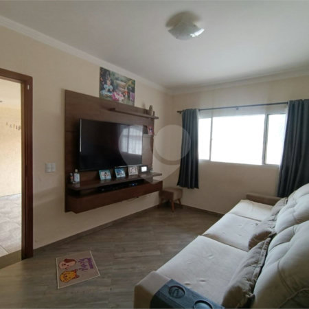 Casa à venda com 3 quartos, sendo 1 suíte, em Jardim Itanguá, Sorocaba, SP