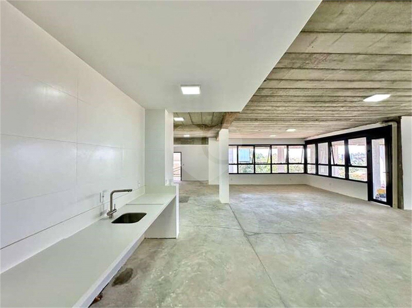 Casa Contemporânea e Mobiliada no Condomínio Palos Verdes – A Essência do Alto Padrão na Granja Viana – 7 suítes, 4 pavimentos com elevador