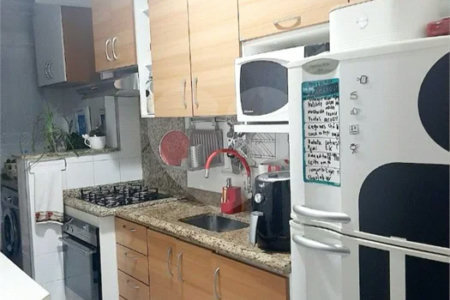 Apartamento com 2 quartos e 1 banheiro