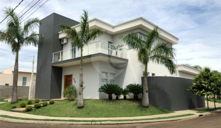 Casa à venda com 4 suítes no condomínio Montreal, São Carlos - SP