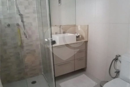 Sobrado à venda na Saúde, 177m² com 3 dormitórios e 2 vagas