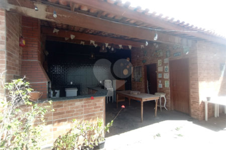 Casa à venda com 2 quartos em Cambuí, Itapetininga, SP